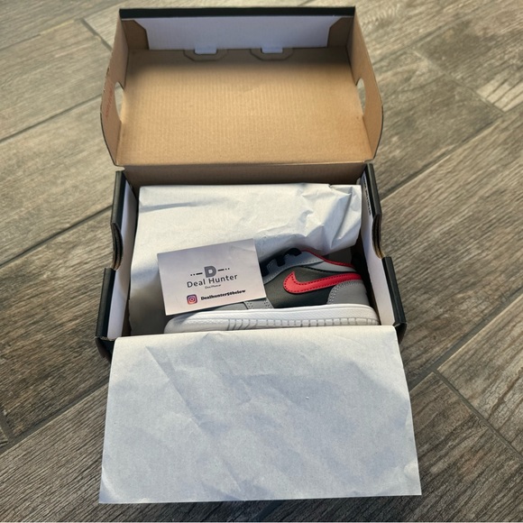 Brand New Air Jordan 1 Low Alt Easy-on Toddler/Baby sneakers - Picture 10 of 11